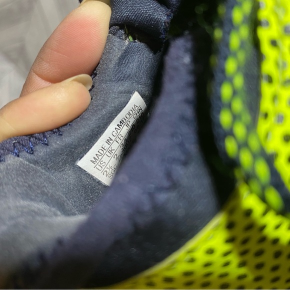 ADIDAS X 17.3  YOUNG BOYS SIZE 2 1/2 YELLOW TECHFIT SOCCER - Picture 3 of 9